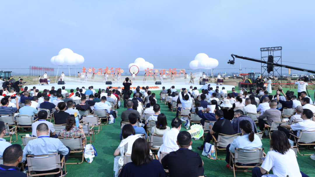 金秋稻浪涌蓉城 天府粮仓庆丰收——第九个中国农民丰收节成都主场活动在邛崃市高埂街道共富村启幕